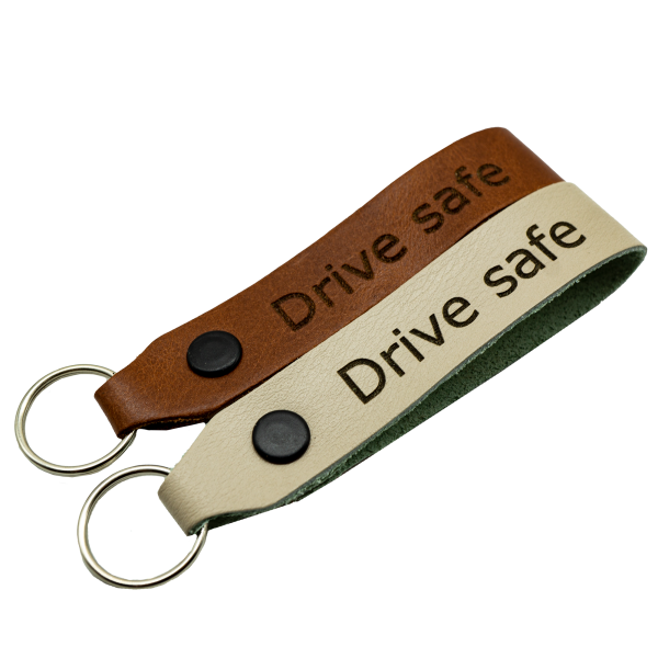 Drive Safe Schlüsselanhänger aus Leder  farbig Genschenk Auto